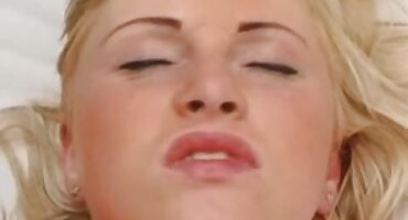 sex móc lồn bắn nước Chơi xúc xắc thô và phim sex u70 thực hành các vị trí Nye để đụ.